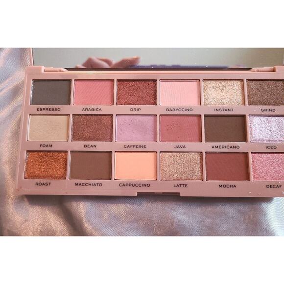 Revolution Beauty Coffee neutral eyeshadow palette - Picture 2 of 2